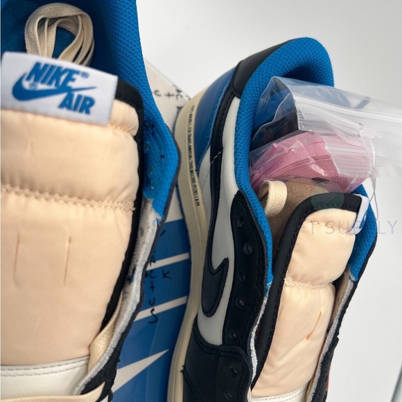 Jordan Air Jordan 1 Low Travis Scott x Fragment Blue DM7866-140
